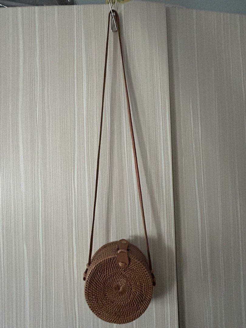 Bali Round Rattan Bag (Category: Beach Bags) located in Taguig. Submitted by mrltng (Listing ID 1469783698, Image 2). Description: Rattan bag bought from Bali In perfect condition, only used once Width 15cm.