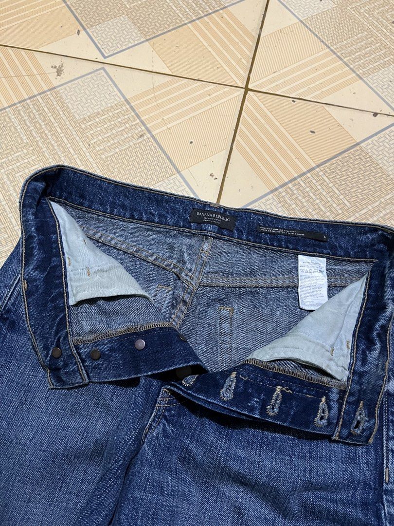 Banana republic selvedge pants ✨ (Category: Jeans) located in San Jose. Submitted by thriftfindsarchive (Listing ID 1469914842, Image 3). Description: Men’s & Women’s Preuim denim with high rise vintage Selvedge Pants button Fly -W’ 30 -L’ 41.5 -T’ 12 -H’ 8 -No issue -Hard denim -As new condition -Fave ✨ .