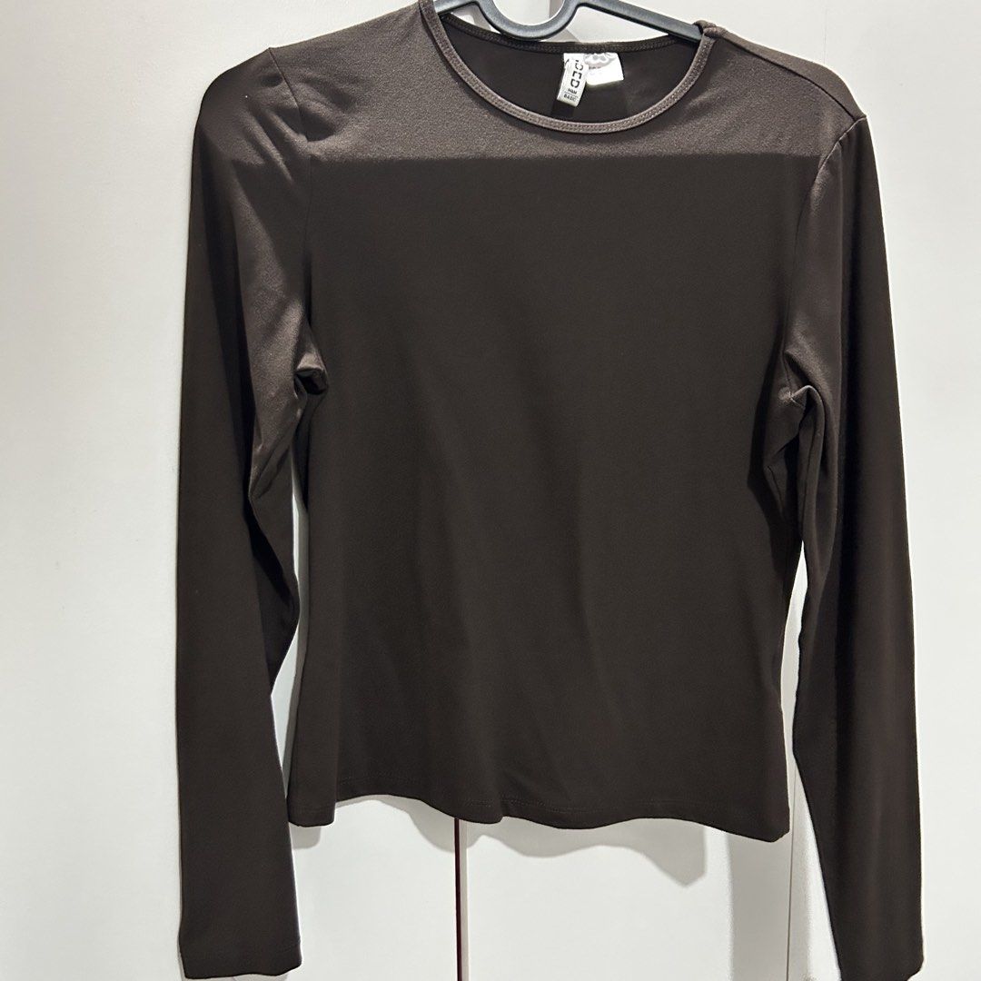 Basic Top (Category: Longsleeves) located in Kuala Langat. Submitted by najhfinds (Listing ID 1469911445, Image 1). Description: .