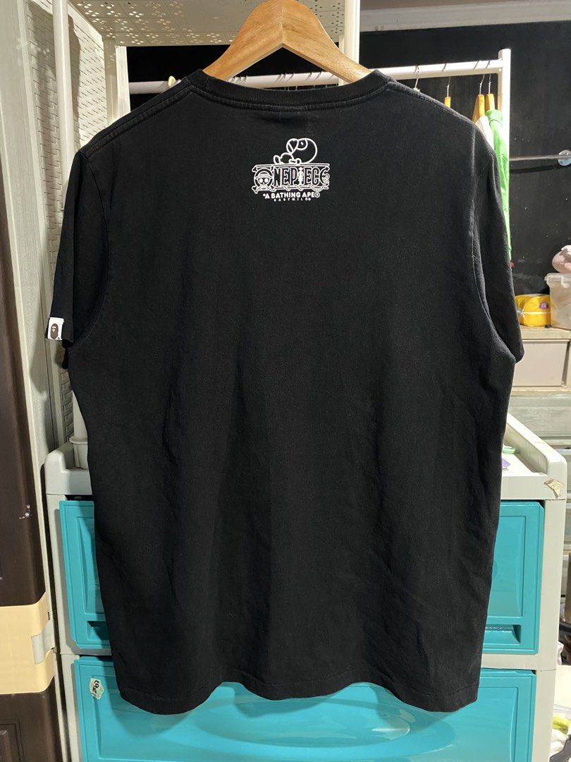 Bathing Ape x One Piece (Category: Tshirts & Polo Shirts ) located in Munoz. Submitted by brazziwardrobe (Listing ID 1469909090, Image 2). Description: Length:27 inches Width:21 inches Very Good Condition Color rate:9.5/10 issue:minimal hairline cracks Negotiable Dm to purchase💌 📍Nueva Ecija.