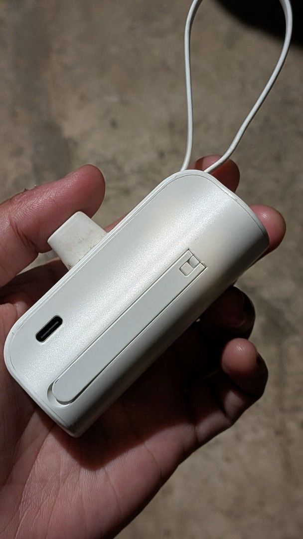 Bavin 5000mAh Mini Powerbank (Category: Batteries & Power Banks) located in Manila. Submitted by fiasuncion (Listing ID 1469906223, Image 3). Description: Input: Type-C/USB Output: Lightning [RFS: Decluttering].