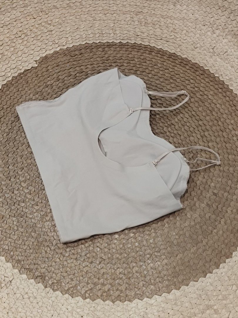 Beige Textured Padded Camisole Tank Top (Category: Sleeveless) located in San Juan City. Submitted by rhennx (Listing ID 1469857704, Image 2). Description: 📌Small - Semi Med 📌Color: Cream 📌Padded (built in) 📌 Adjustable stap 📌 Textured front, seamless back NO ISSUE.