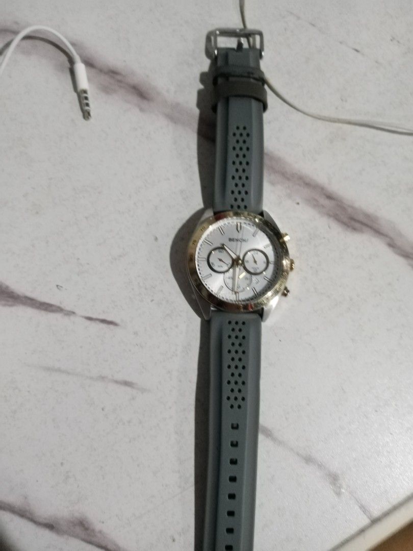 Bench watch (Category: Men's Watches) located in Caloocan City. Submitted by highlanderstore (Listing ID 1469777717, Image 1). Description: Working Quartz Minimal scratch.