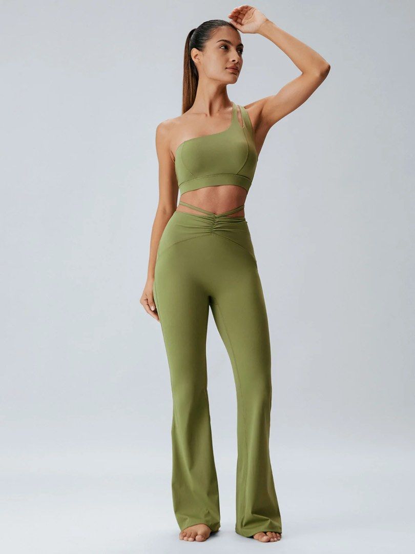 Berlook matcha green set !! beautiful :) (Category: Activewear) located in Manila. Submitted by ellabunnycloset (Listing ID 1469778709, Image 1). Description: .