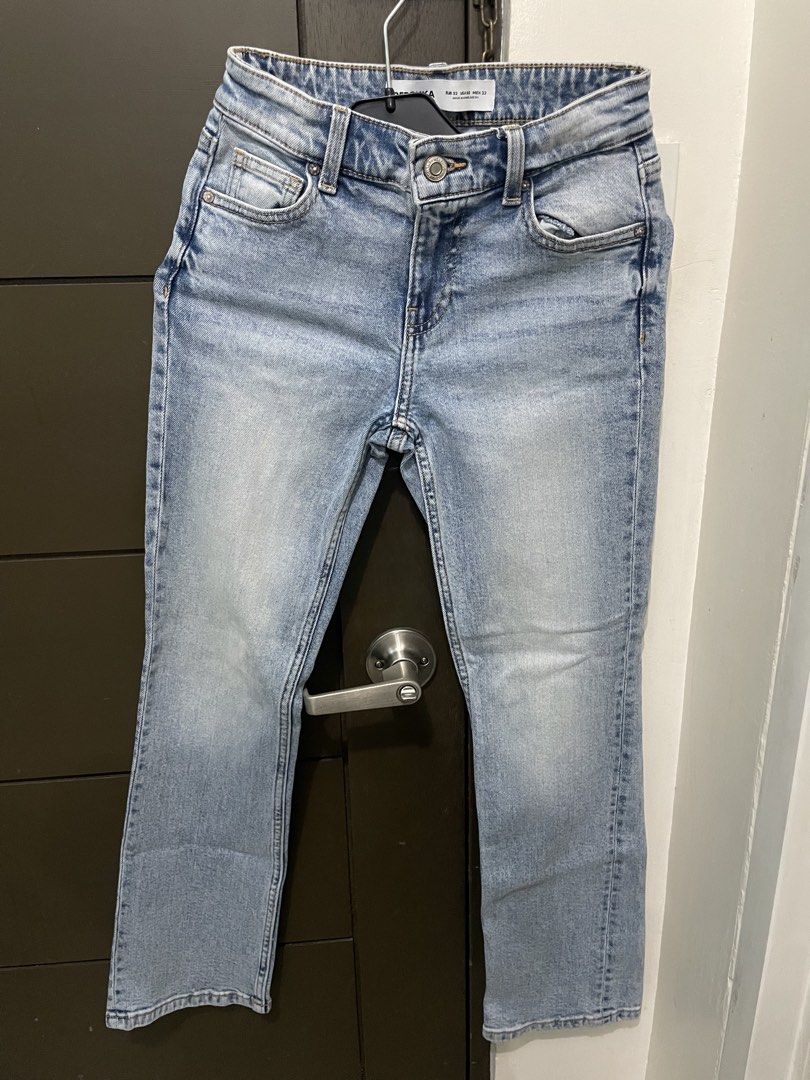 Bershka denim jeans (Category: Jeans) located in Manila. Submitted by bbiwan (Listing ID 1469935448, Image 1). Description: fits xs-s.