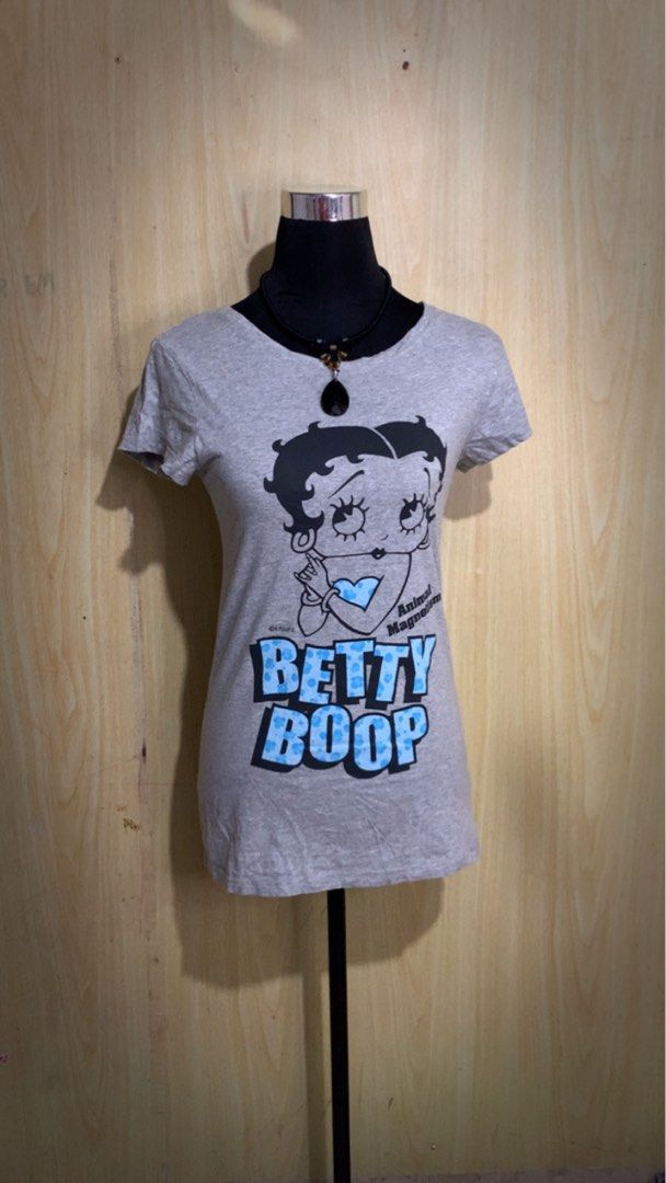 Betty boop (Category: Shirts) located in Aloran. Submitted by cowskin_927 (Listing ID 1469899116, Image 1). Description: Betty boop japan Excellent condition Size small/medium No flaws Price 580.