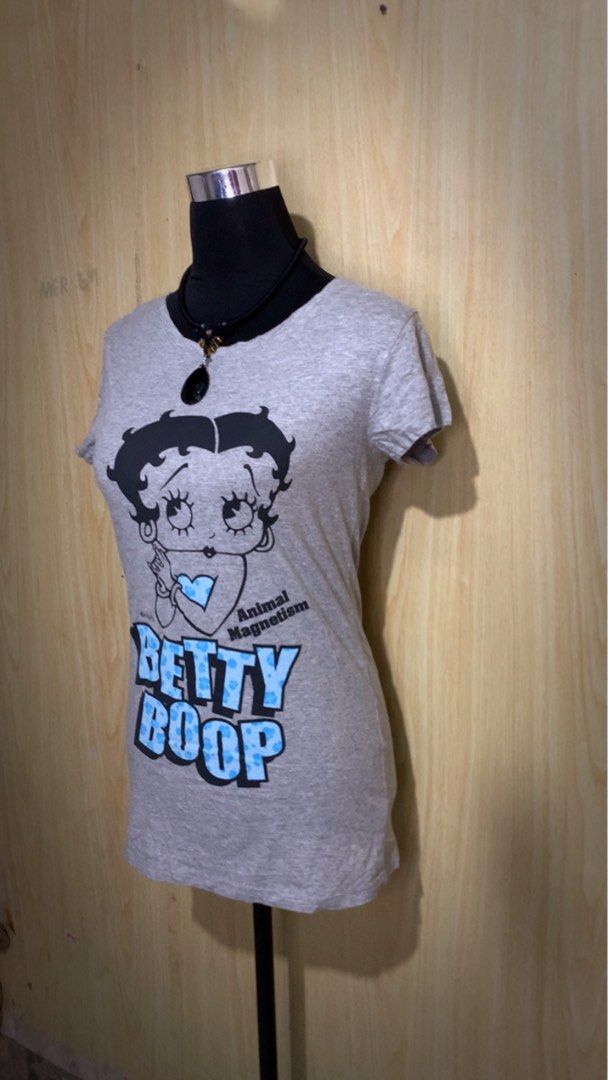 Betty boop (Category: Shirts) located in Aloran. Submitted by cowskin_927 (Listing ID 1469899116, Image 3). Description: Betty boop japan Excellent condition Size small/medium No flaws Price 580.