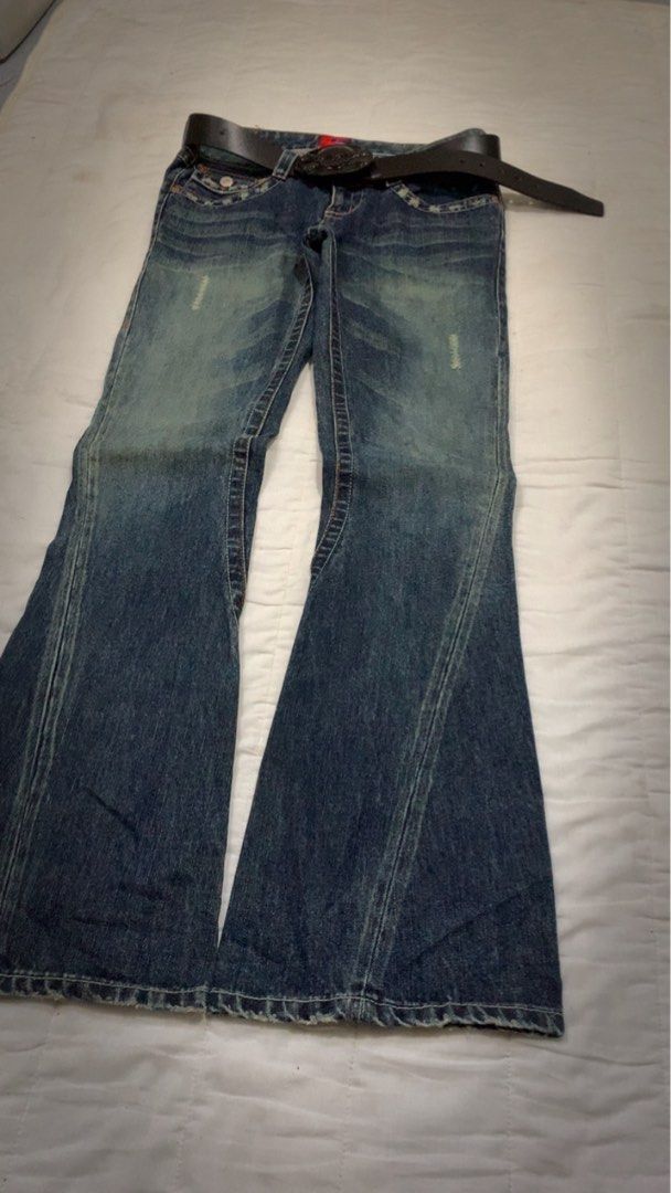 Big train bootcut (Category: Jeans) located in Aloran. Submitted by cowskin_927 (Listing ID 1469865778, Image 3). Description: Big train Waist 32 Length 42 Rise 8 Hem 10.