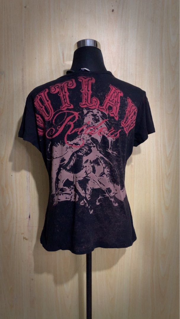 Bigbang y2k (Category: Shirts) located in Aloran. Submitted by cowskin_927 (Listing ID 1469902541, Image 3). Description: Bigbang Size large Issue 1 hole.