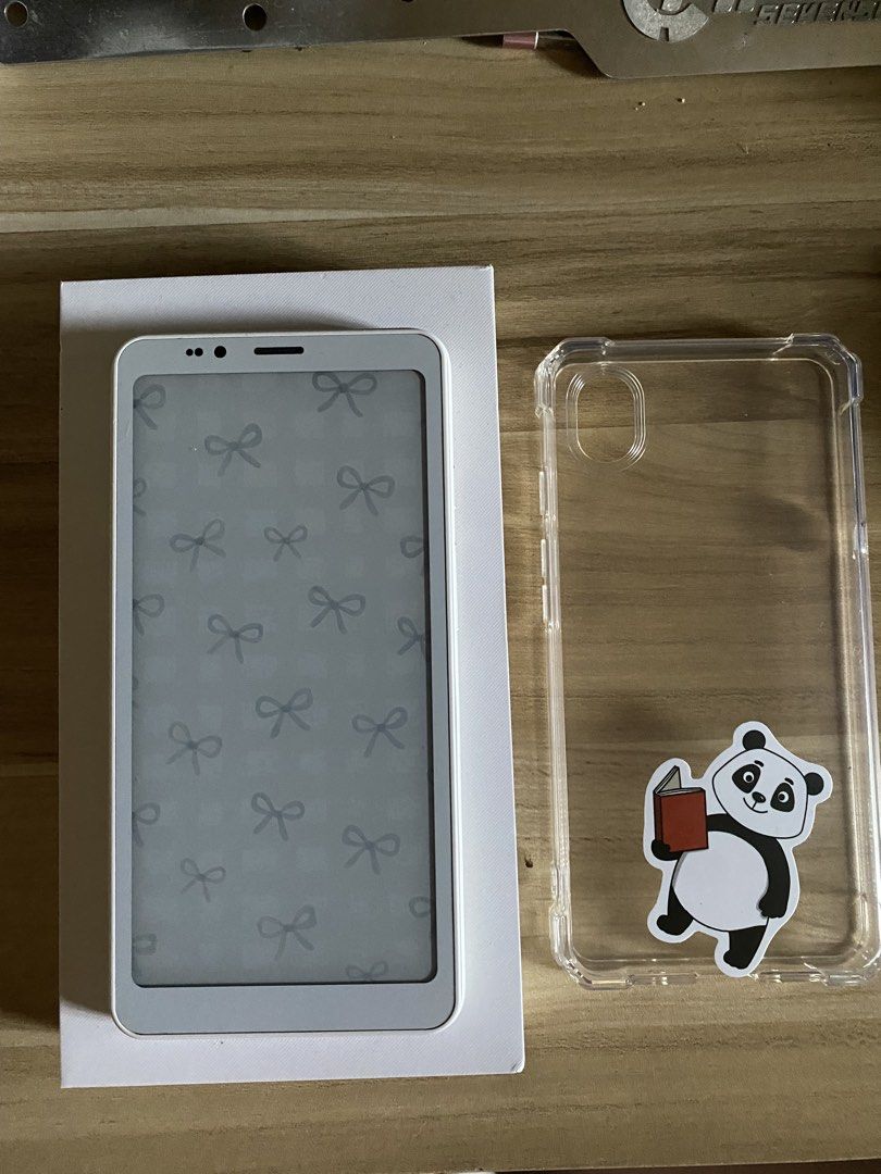 Bigme Hibreak S BW (Category: E-Readers) located in Marilao. Submitted by humptydumpty952 (Listing ID 1469837541, Image 3). Description: Bigme Hibreak S BW e-ink smartphone with box and case phone e-reader with cellular android 14 rfs: barely used loc: marilao .