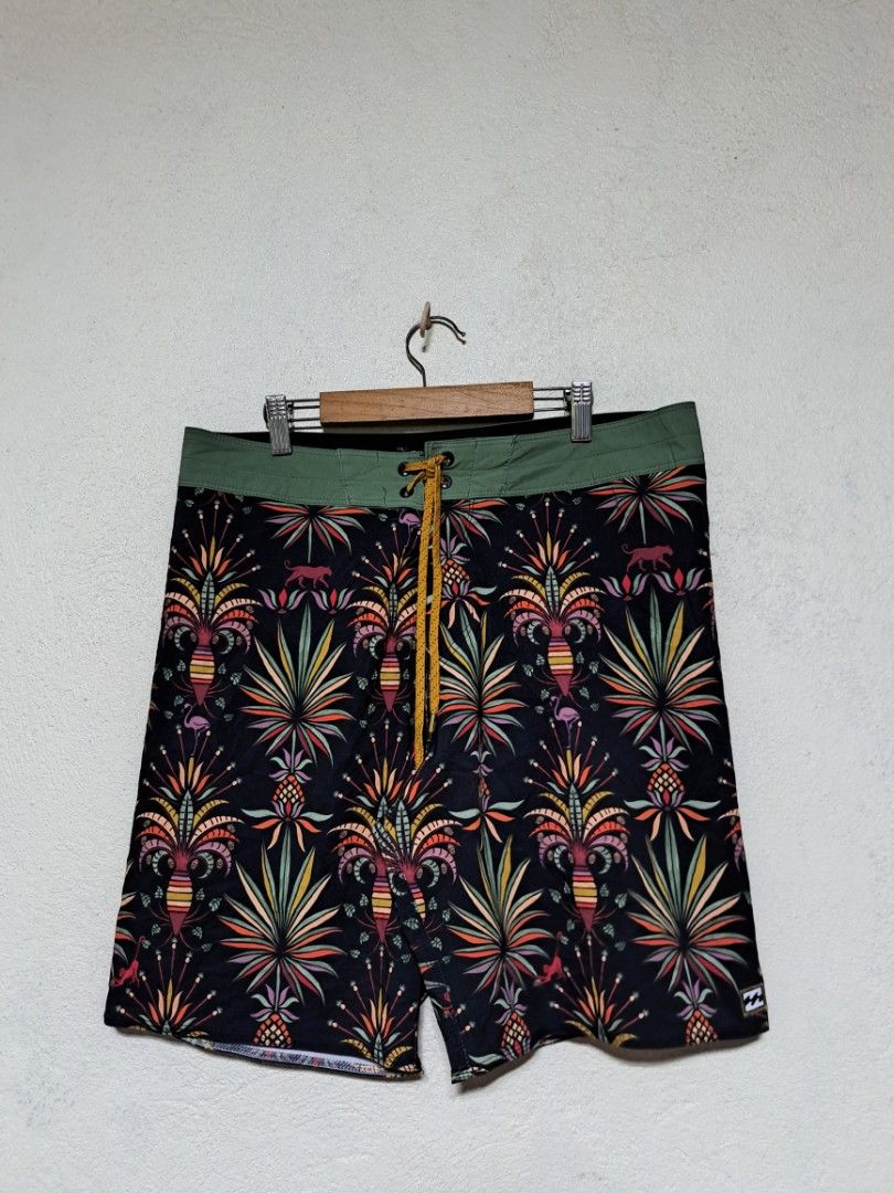 Billabong Board Short (Category: Shorts) located in Dumaguete. Submitted by jayarbajad49160 (Listing ID 1469825658, Image 1). Description: Billabong Board Short (Authentic) -650 add sf Excellent Condition Color rate:9.5/10 No flaws Size 32 Width:32 Length:19 Loc dumaguete city visayas.