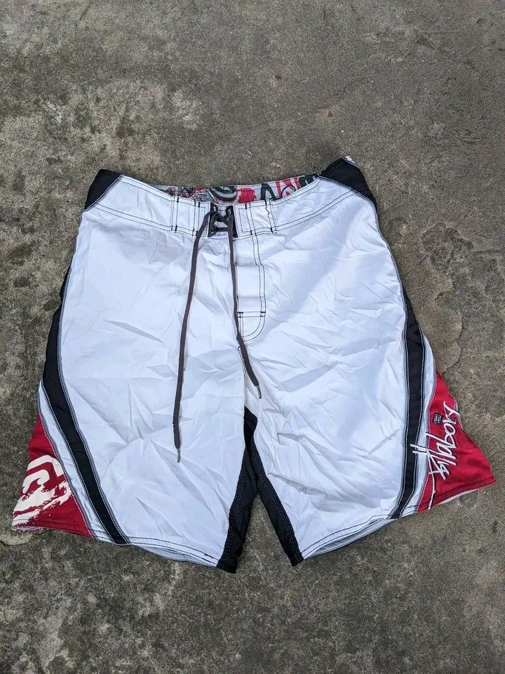 Billabong Y2k BoardShorts (Category: Swim Trunks & Board Shorts) located in Manila. Submitted by thirftttttttttttterrrr (Listing ID 1469857579, Image 1). Description: pay first via jnt only nego sa sure buyer.