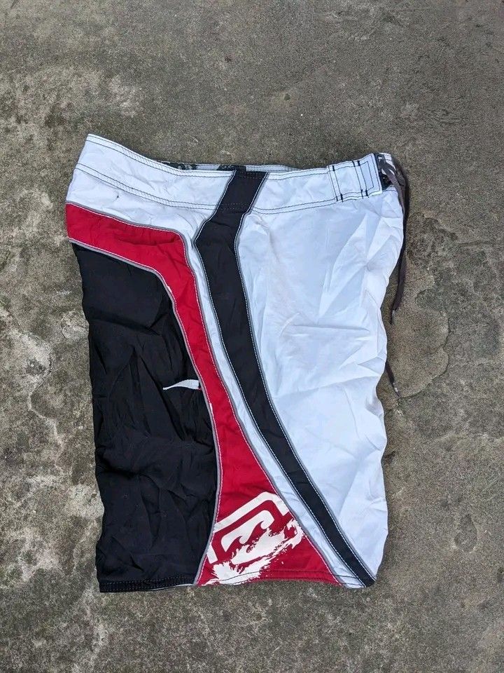 Billabong Y2k BoardShorts (Category: Swim Trunks & Board Shorts) located in Manila. Submitted by thirftttttttttttterrrr (Listing ID 1469857579, Image 3). Description: pay first via jnt only nego sa sure buyer.