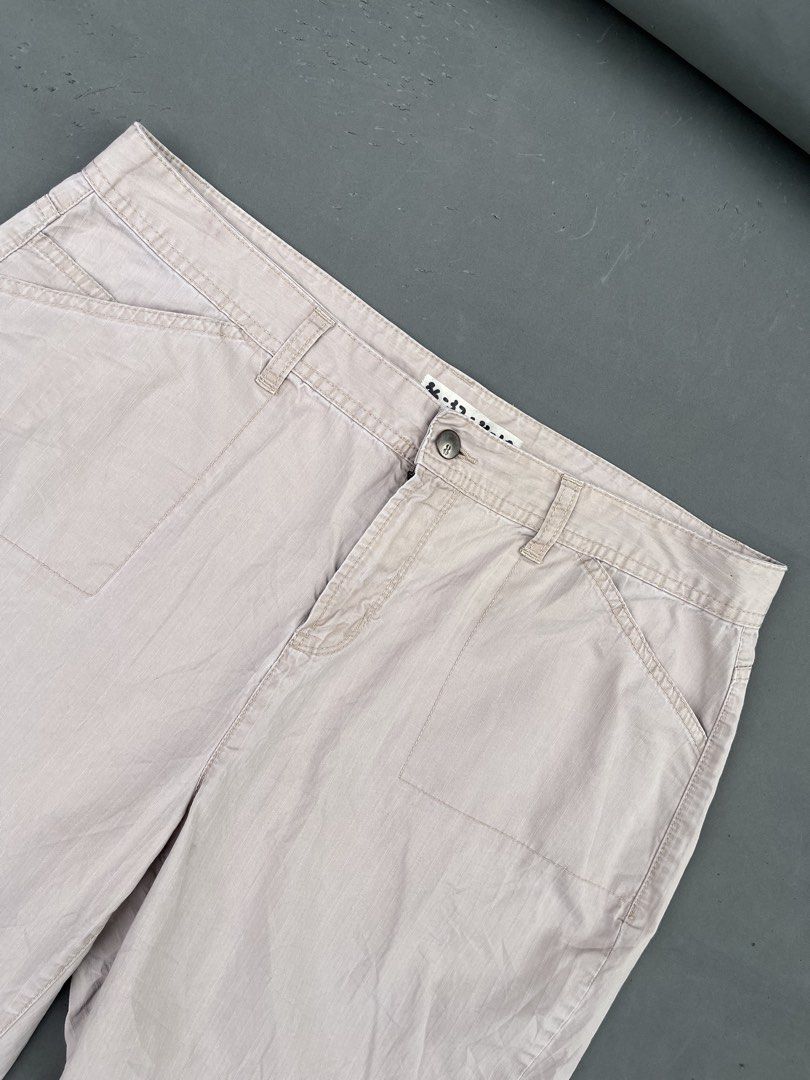 BILLBLASS JEANS WALKSHORT (Category: Shorts) located in Quezon City. Submitted by kentstuff (Listing ID 1469899507, Image 2). Description: BILLBLASS JEANS Waist: 36-37 Length: 23 Leg opening: 10 Condition: Excellent CR: 9/10 Issue: ❌ DISCLAIMER: This is a thrifted item. All brands, logos, and trademarks belong to their rightful owners. We’re here to rehome great pieces — no brand affiliation intended.
