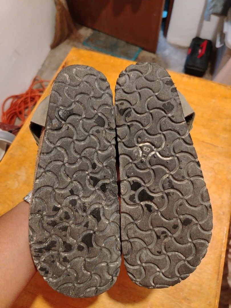 Birkenstock (Category: Sandals) located in Candijay. Submitted by 6312_streetwear (Listing ID 1469824800, Image 3). Description: size 36.