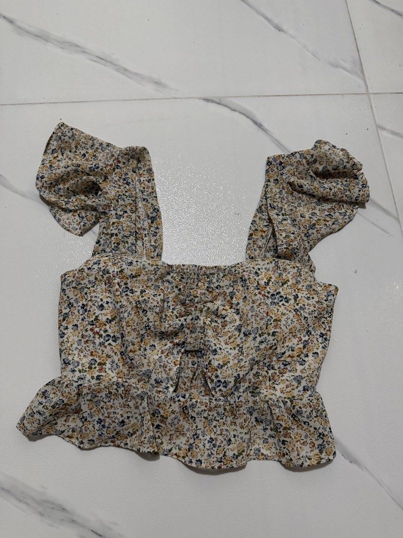 BKK top (Category: Others Tops) located in Las Pinas. Submitted by gmonteros (Listing ID 1469886580, Image 1). Description: .