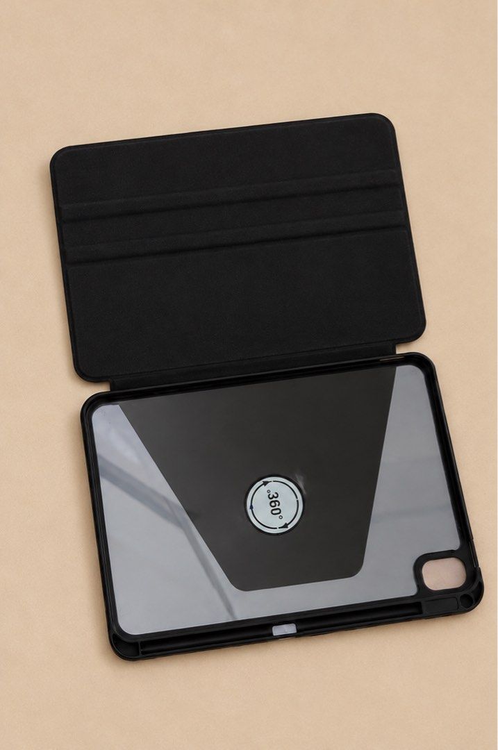 Black 360° Rotating iPad Case (Category: Cases & Sleeves) located in Manila. Submitted by lexiandco.ph (Listing ID 1469767594, Image 1). Description: .