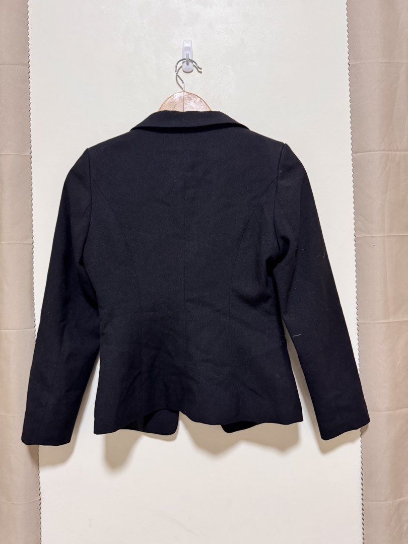Black Blazer Jacket (Category: Coats, Jackets and Outerwear) located in Manila. Submitted by seayouncey (Listing ID 1469882501, Image 3). Description: Size: length 22 inchs, shoulder back 14 inchs - Brand/Style: Y.S.Y. black blazer - Closure: Single front button - Details: Structured lapels and front welt pockets - Lining: Fully lined with a stylish patterned fabric - Fit: Fitted silhouette through the waist - Occasion: Ideal for work, business m