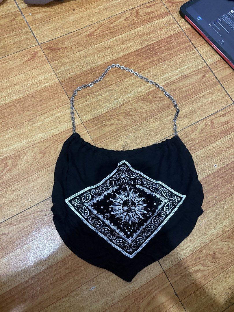Black Chain Top (Category: Sleeveless) located in Bacoor. Submitted by tashlav (Listing ID 1469846525, Image 1). Description: .
