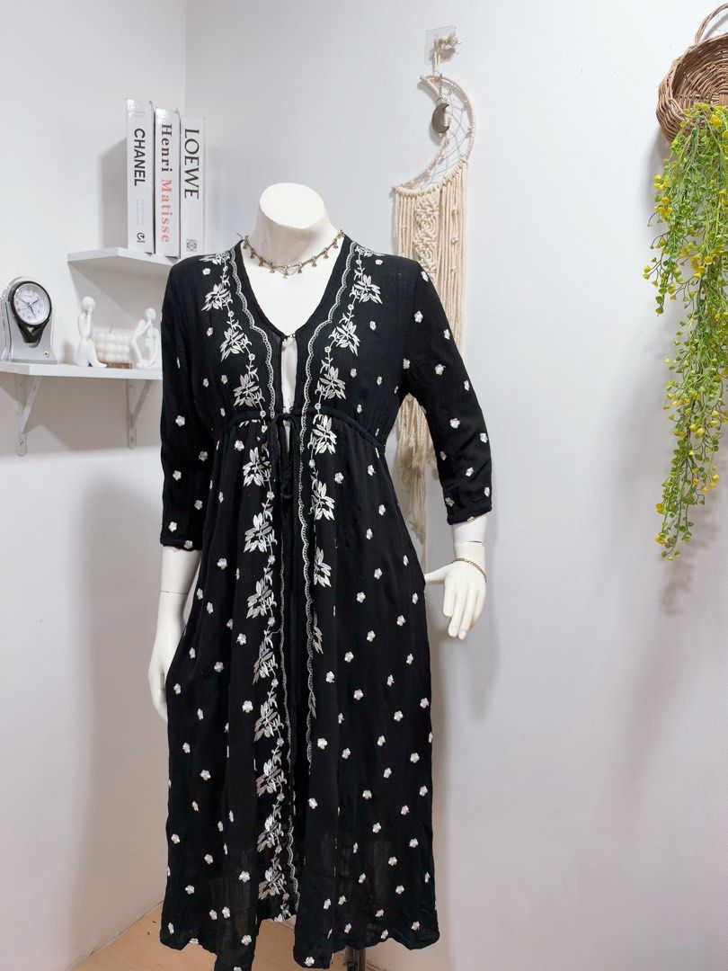 Black Embroidered Boho Midi Dress AA6 (Category: Dresses) located in Manila. Submitted by chloereicapsule (Listing ID 1469935721, Image 3). Description: S1M size, cotton fabric, with embroidered details, color rate 10/10 midi length, pm for other inquiries .