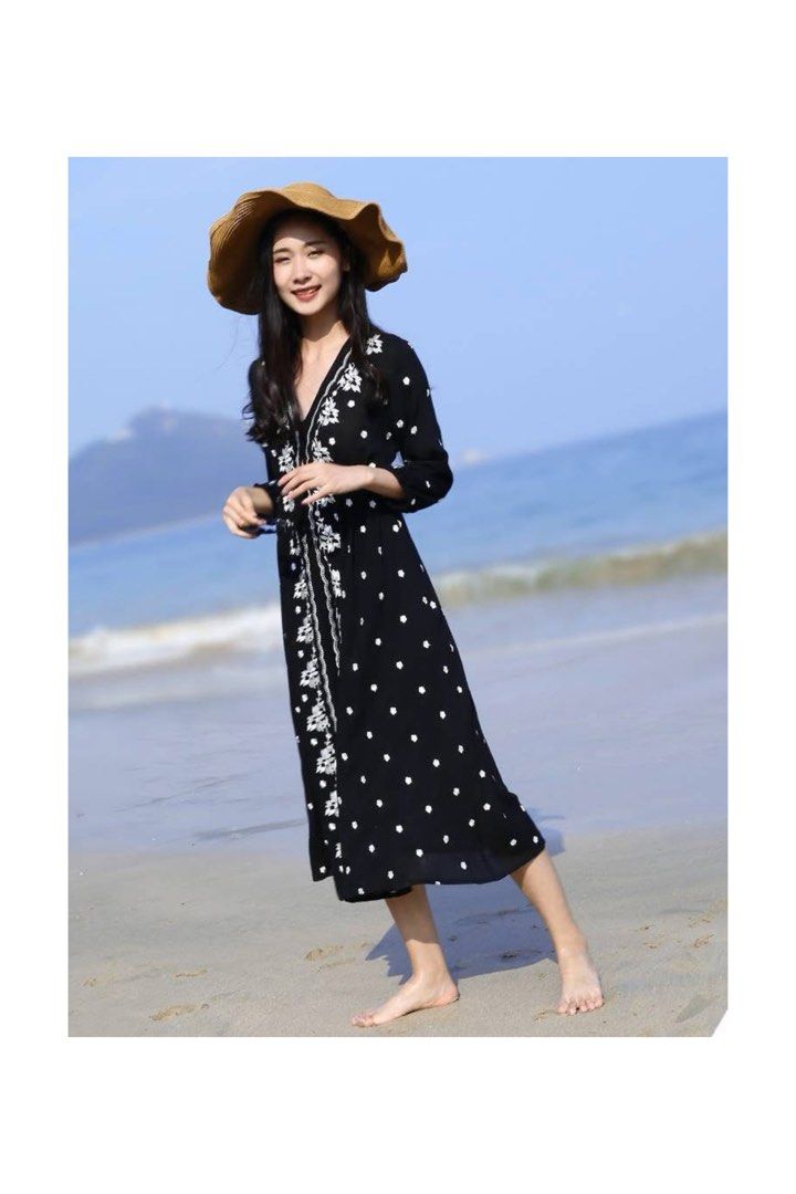 Black Embroidered Boho Midi Dress AA6 (Category: Dresses) located in Manila. Submitted by chloereicapsule (Listing ID 1469935721, Image 1). Description: S1M size, cotton fabric, with embroidered details, color rate 10/10 midi length, pm for other inquiries .