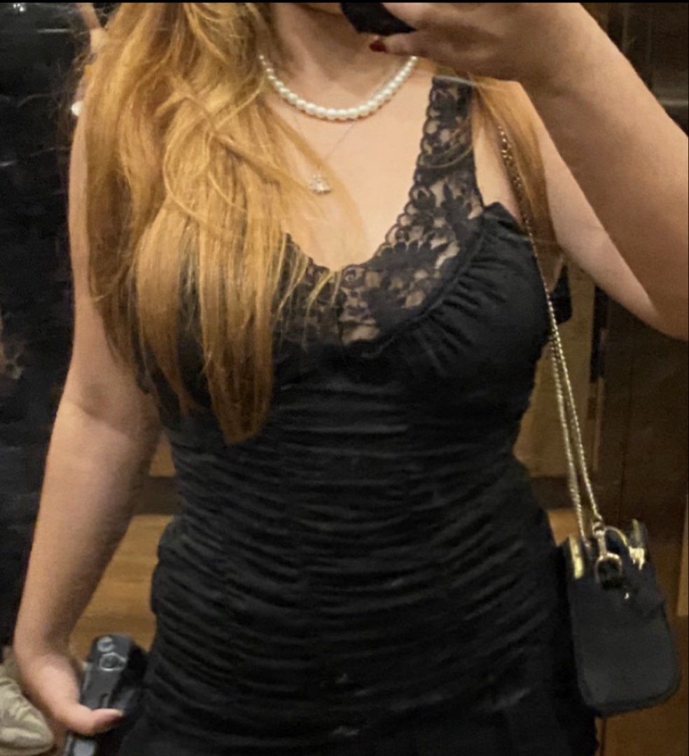 black lace top (Category: Sleeveless) located in Manila. Submitted by hygeia555 (Listing ID 1469799577, Image 1). Description: - stretchable .