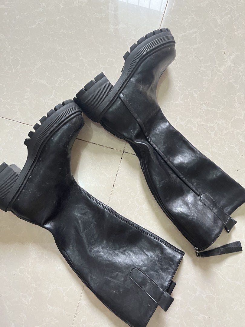 Black Leather High Chunky Boots w/ zipper (Category: Boots) located in Cabanatuan. Submitted by winx_closeth (Listing ID 1469837087, Image 1). Description: Size 35 22-22.5 cm length (feet) For reference: 22.5 cm length feet ko & wide feet. I wore it for concert & comfy siya because of its built. I used long compression socks, & no allowances na siya. I suggest it for 22 cm. Just avoid using very thick socks. Medyo matigas lang soles niya since ch
