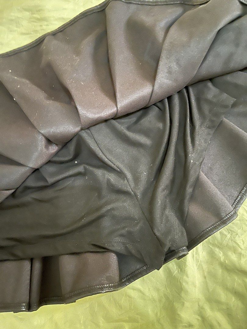 Shein Black Leather Mini Skirt (Category: Skirts) located in Cabanatuan. Submitted by winx_closeth (Listing ID 1469828951, Image 3). Description: With built in inner shorts 27-28 inches waist line.