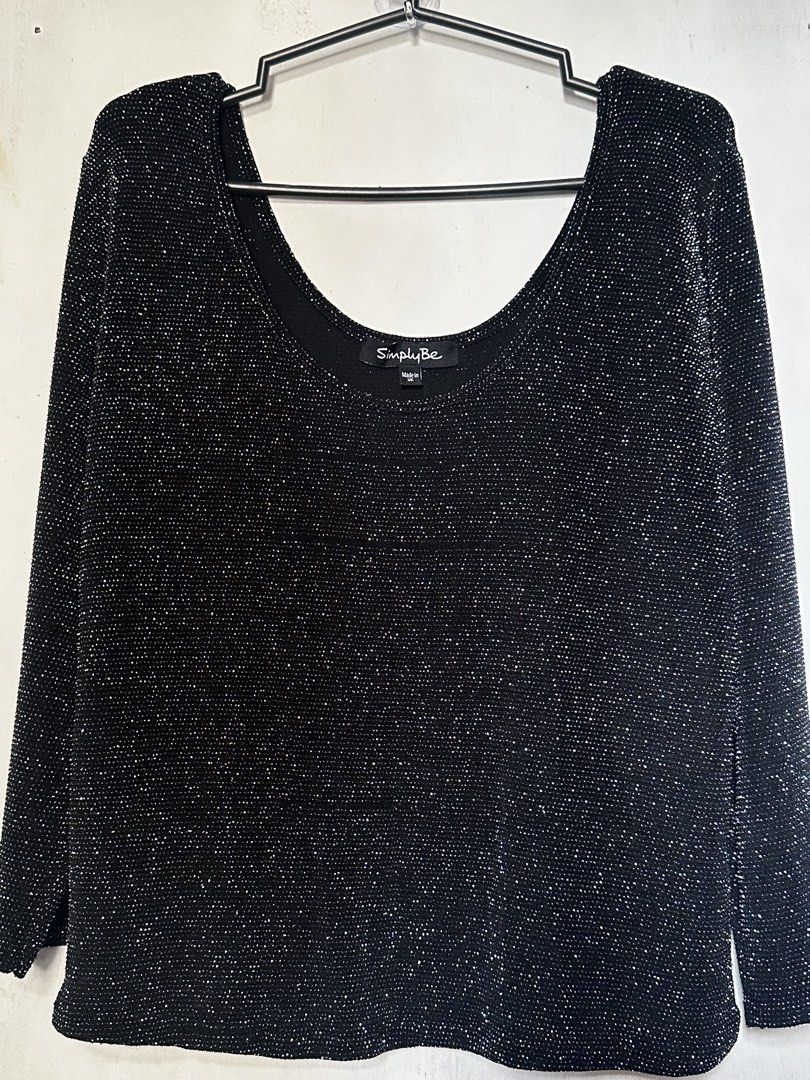 Black Metallic shimmer scoop neck longsleeve (Category: Longsleeves) located in Cavite. Submitted by chicfinds.slay (Listing ID 1469810515, Image 1). Description: ✨stretchy can be worn front and back Stylish.