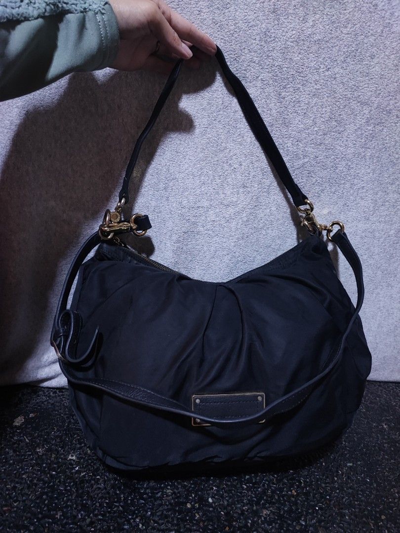 Black Nylon Shoulder Bag (Category: Shoulder Bags) located in Baguio. Submitted by ozara.06 (Listing ID 1469830604, Image 1). Description: Marc Jacobs 2 way nylon Medium size Very nice din 1500.