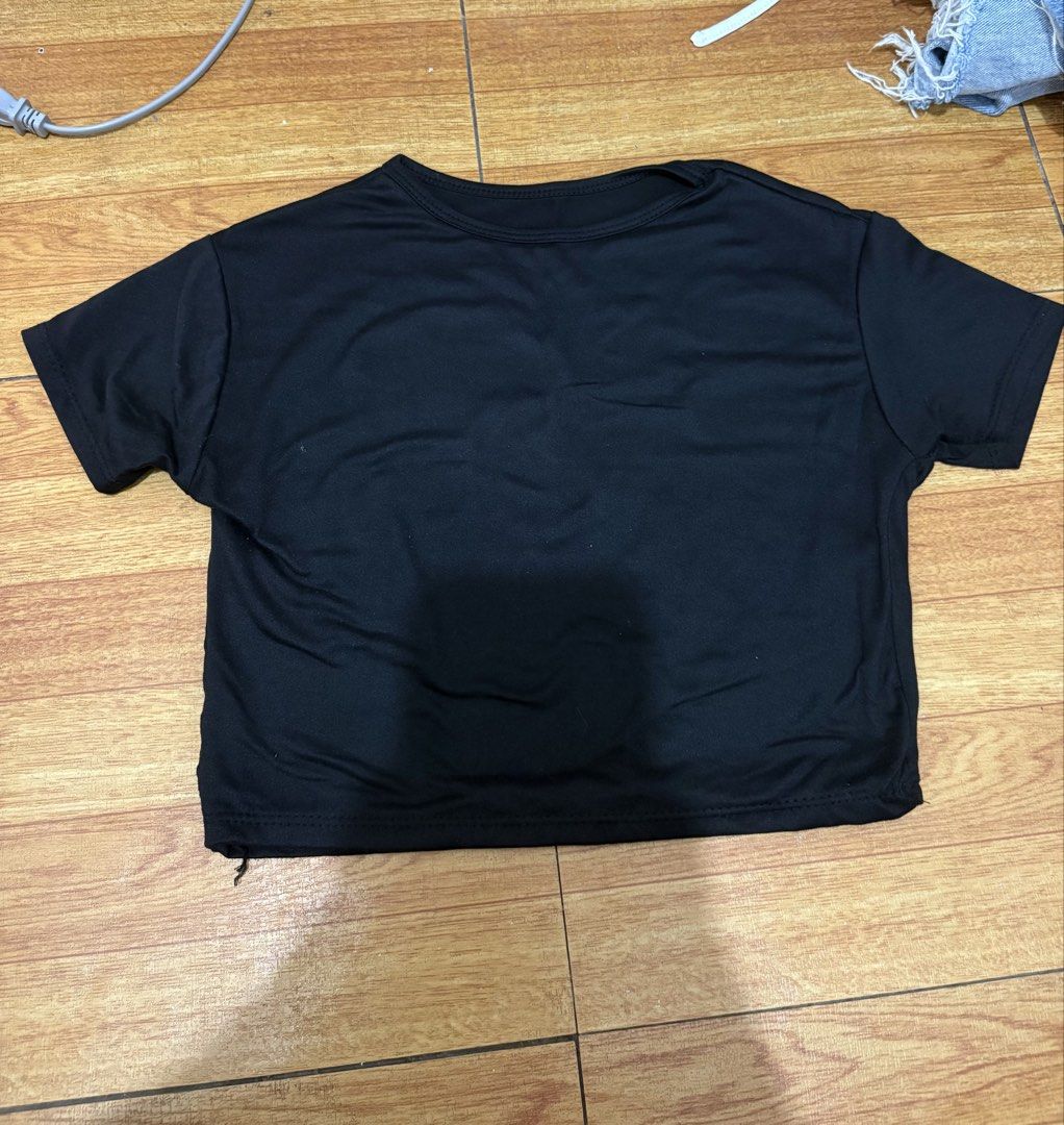 Black Plain Top (Category: Others Tops) located in Bacoor. Submitted by tashlav (Listing ID 1469847480, Image 1). Description: .