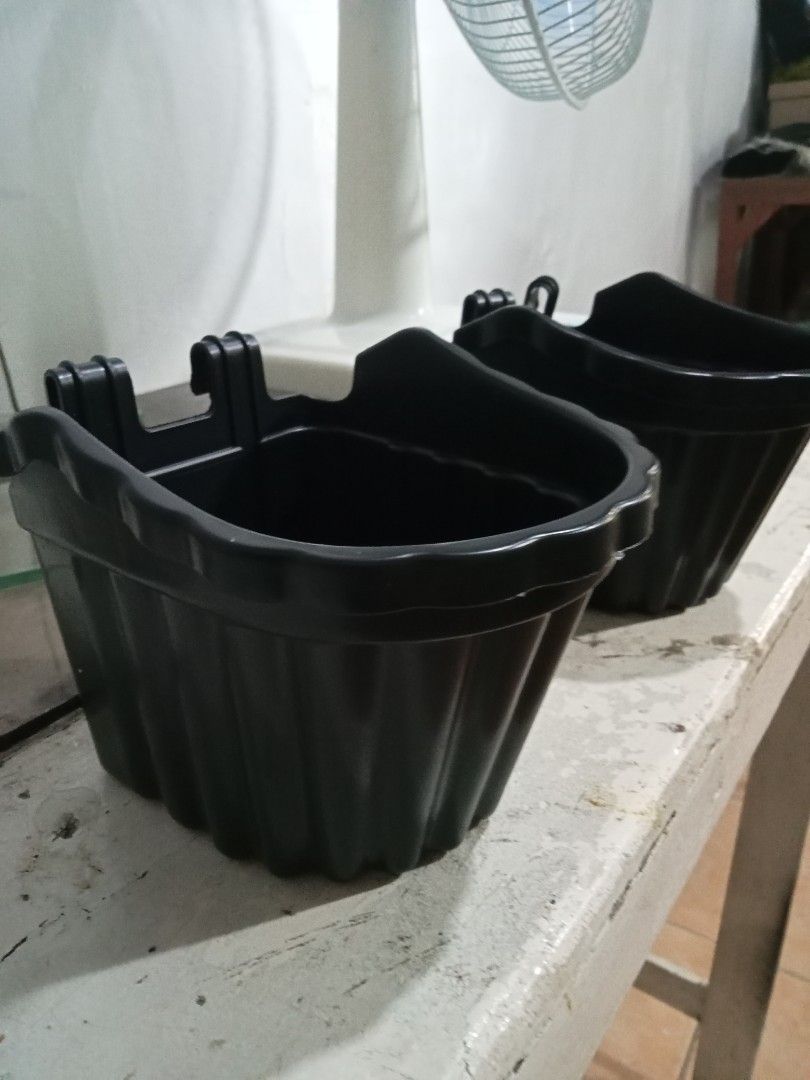 Black Plastic Hanging Pots (Category: Pots & Planters) located in Cebu City. Submitted by cleverwind.221754 (Listing ID 1469934829, Image 2). Description: Selling black plastic hanging pots, 1 set for 48 pieces for P 500. Never been used. For pick-up or delivery. Buyer will pay for shipping fees if for delivery. Location: Near San Carlos South Campus, CTS/CCMC. Check out also our other items: https://garage-sale.pages.dev.