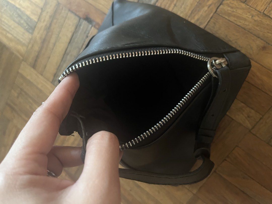 Black Pyramid Handbag (Category: Purses & Pouches) located in Makati City. Submitted by yoursecondbest (Listing ID 1469766674, Image 2). Description: Unique geometric pyramid shape. May pocket rin sa loob. Cute for parties..