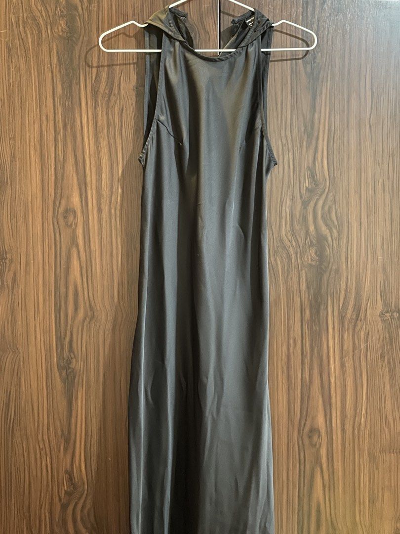 black satin slip dress (Category: Dresses) located in Manila. Submitted by happymoon_0ae0c8 (Listing ID 1469891464, Image 2). Description: - never used, only worn to try it on - rfs: too long for me (im 5'0) - xs to s - negotiable .