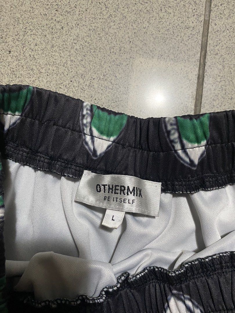 Black w design skirt othermix (Category: Skirts) located in Dagupan City. Submitted by maryennie (Listing ID 1469922593, Image 3). Description: large on tag can fit to med.