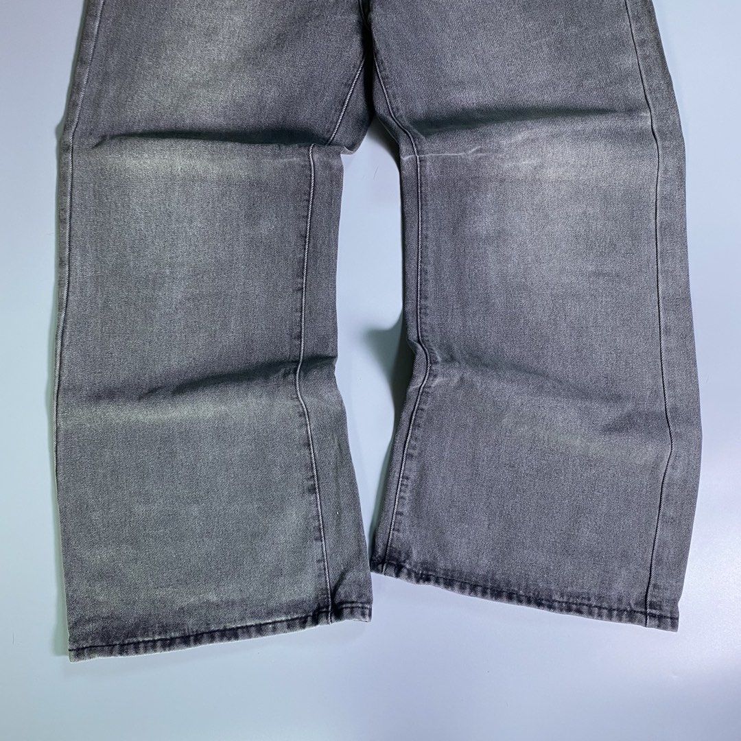 Black Washed Baggy Pants (Category: Jeans) located in Manila. Submitted by knives.finds (Listing ID 1469933623, Image 3). Description: W 32 L 42 Thigh 13.5 LegOp 12.5 470 +SF .