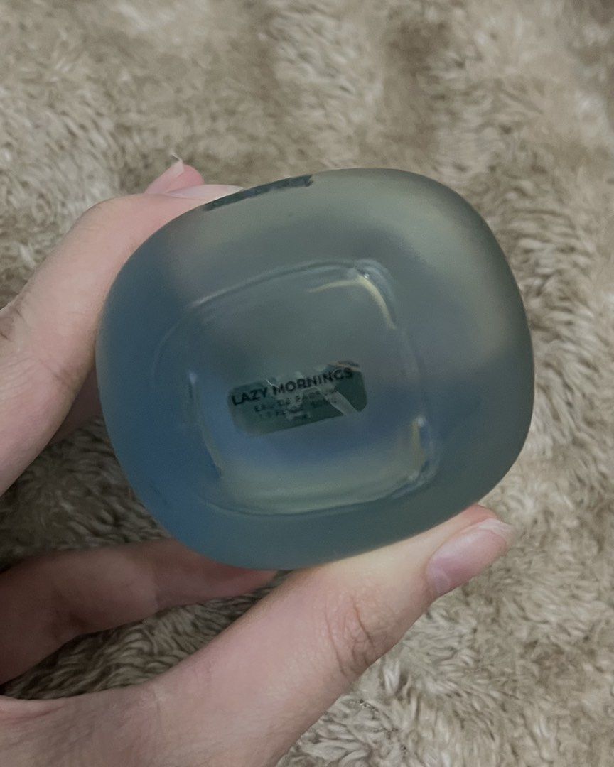 blk Lazy Mornings Eau De Parfum 50ml (Category: Fragrance & Deodorants) located in Cavite. Submitted by the.reses (Listing ID 1469894458, Image 2). Description: Clean, soft linen scent. Super fresh If you like smelling like bagong ligo johnsons baby powder, cottony then this is for you. Only got 6 sprays out of this and it’s got a mist spray so that’s really not much i so wanted to like and keep this but my people said di siya bagay sakin lol as 