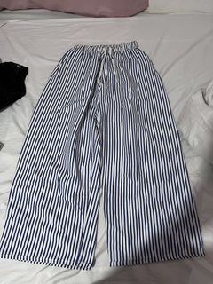 (Category: ) located in . Submitted by gbwardrobe (Listing ID 1469882026, Image 1). Description: .