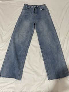 (Category: ) located in . Submitted by gbwardrobe (Listing ID 1469881378, Image 1). Description: .
