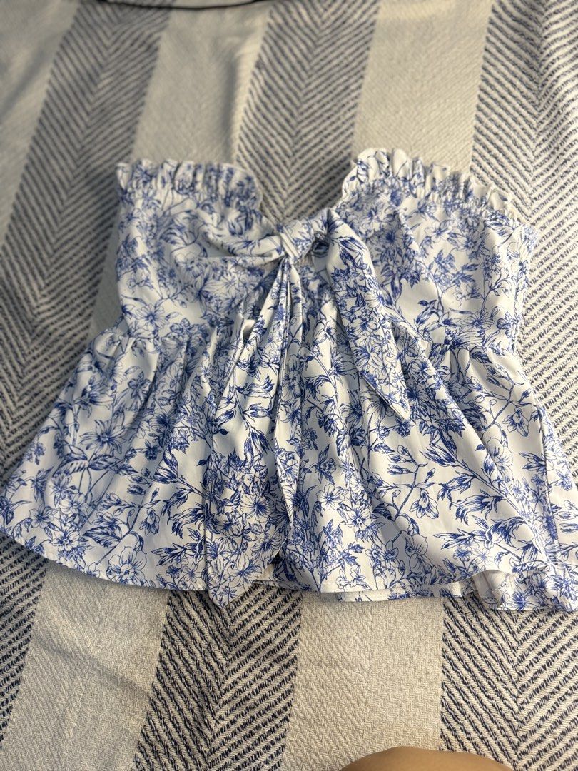 Blue Tube Top (Category: Sleeveless) located in Manila. Submitted by tuff.findz (Listing ID 1469895539, Image 1). Description: .
