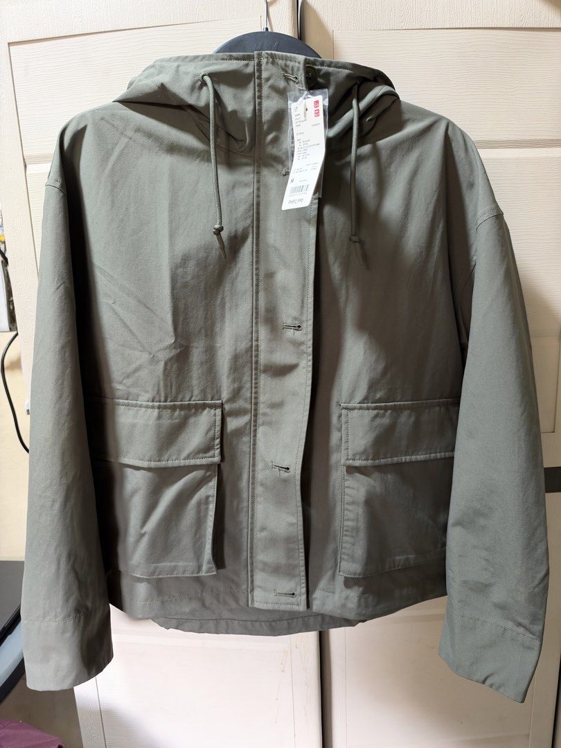 BNEW ORIG UNIQLO PARKA JACKET (Category: Coats, Jackets and Outerwear) located in Manila. Submitted by rosalespat (Listing ID 1469775163, Image 1). Description: MEDIUM 2990 SRP 1890 SALE 10x MONEY BACK IF PROVEN FAKE.