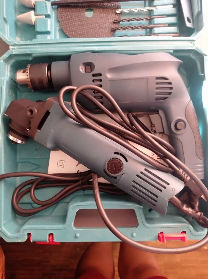 Bnew Set Electric Grinder and Barena Drill Power Tools Machine (Category: Home Improvement Tools & Accessories) located in Cavite. Submitted by danielartifox (Listing ID 1469792403, Image 2). Description: 1000 Fixed Price, fully tested no issues.. pick up location Dasmarinas cavite gasso dbb f. yan na lahat naka lagay sa picture, No chuck key wrench .