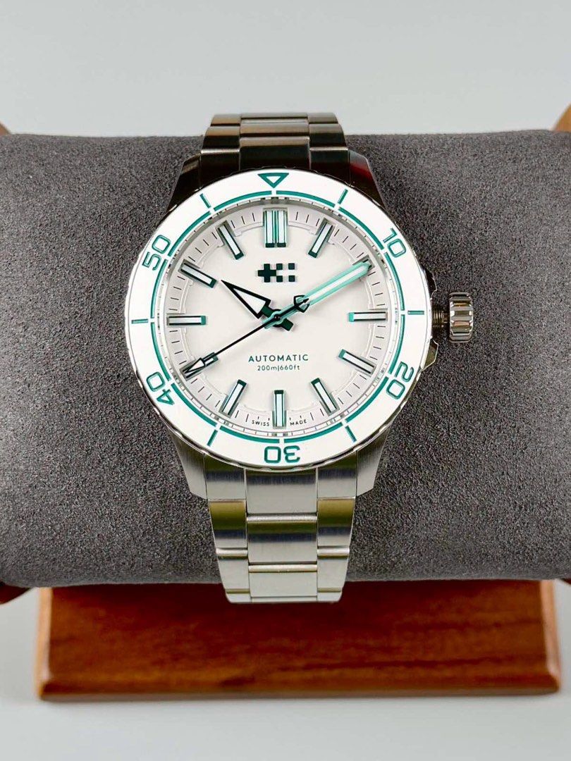 BNIB Christopher Ward “C60 Trident Reef 44 - Acro White” Swiss Automatic Diver (Category: Men's Watches) located in Manila. Submitted by twlph (Listing ID 1469938211, Image 1). Description: BNIB Christopher Ward “C60 Trident Reef 44 - Acro White” Swiss Automatic Diver - Brand new. - Complete set. - 44mm case diameter. - Sapphire crystal with AR coating. - Acro white bezel insert. - Stainless steel case. - Stainless steel bader bracelet. - Acro wh