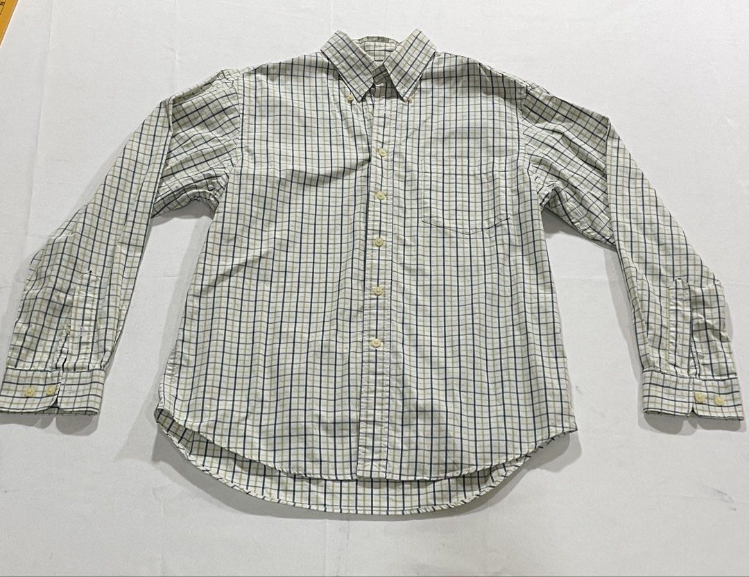 Bossini Plaid Checkered Green Button Down Shirt (Category: Tshirts & Polo Shirts ) located in Makati City. Submitted by pepperstoremerch (Listing ID 1469805485, Image 1). Description: Bossini Plaid Checkered Green Button Down Shirt Size Small 100% Cotton Preloved, good condition Please see pictures D0114 P261023R50C11.