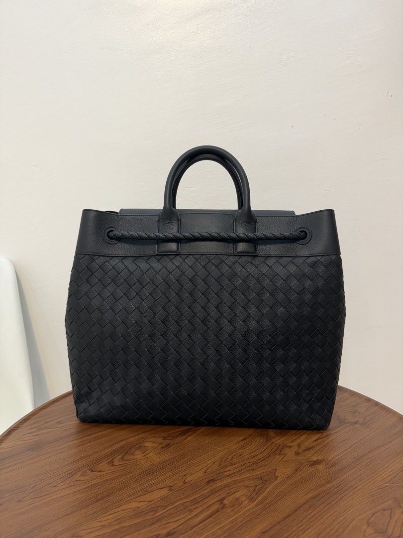 Bottega Veneta Medium Voyager (Category: Luxury Bags & Wallets) located in San Fernando. Submitted by gbagscollection (Listing ID 1469894669, Image 3). Description: Authen. Not guaran Solid Genuine leather No issue (May box pa pero medyo madumi na) With dustbag Size 43cm width 39cm height Malaki po ito , luggage size. .
