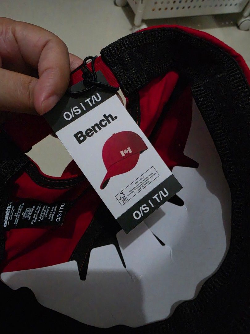 Brand New Bench Canada Minimalist Maple Leaf Baseball Cap (Red) (Category: Caps & Hats) located in Calamba. Submitted by stuffsbysaz (Listing ID 1469911263, Image 3). Description: Condition: Brand New with Tags (10/10) - Never worn, original retail card tags still attached. Size: O/S | T/U (One Size Fits Most / Taille Unique) Product Details: • Brand: Bench (Official Bench Canada merchandise, originally sourced from Costco Canada). • Design: Vibr