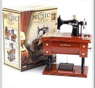 Vintage Singer Spider web leg sewing machine base, Toys & Collectibles ...