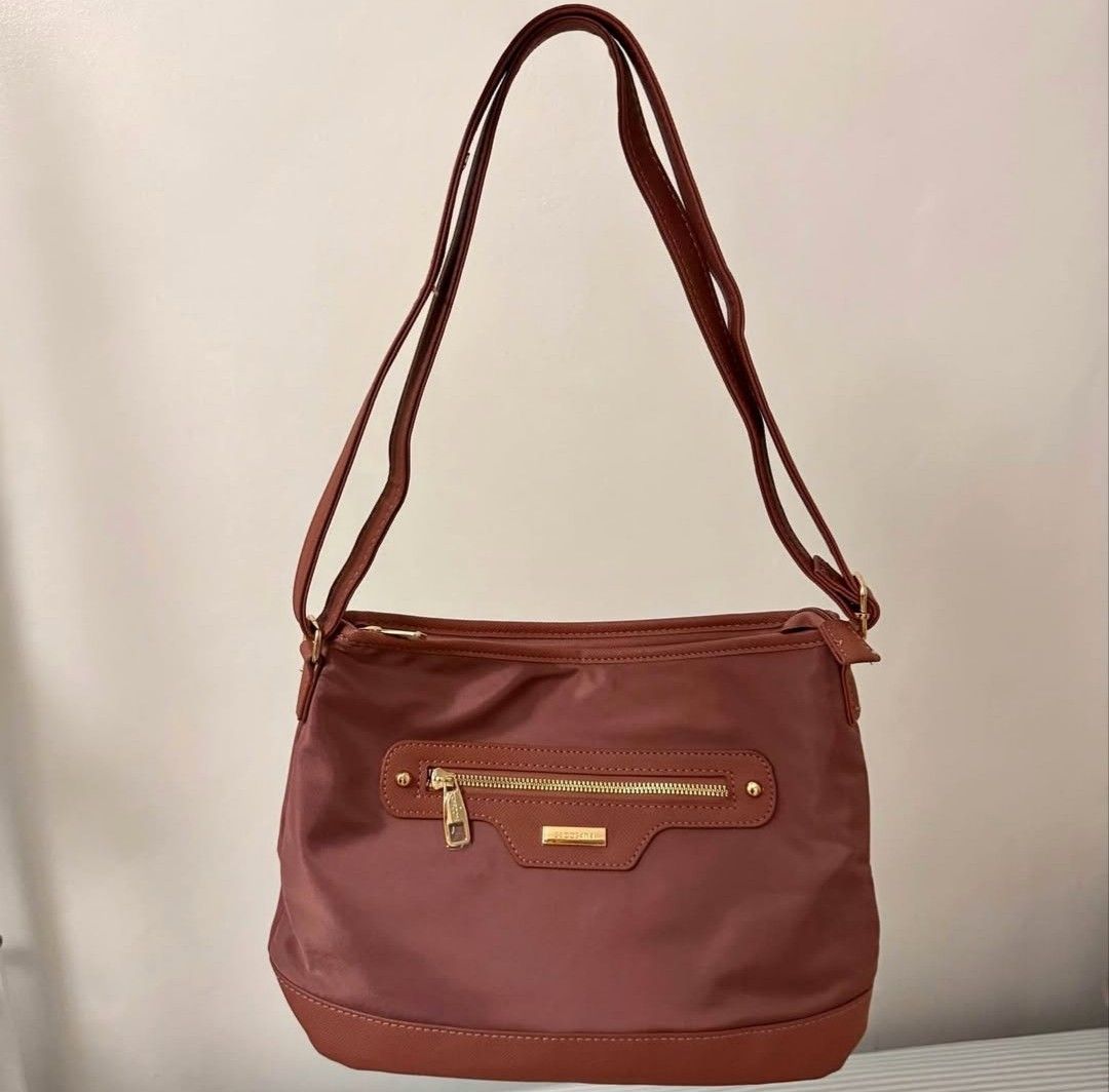 BRANDNEW SECOSANA BAG ‼️ (Category: Cross-body Bags) located in Naga. Submitted by jea1991 (Listing ID 1469864565, Image 1). Description: super ganda ng color 🥹.
