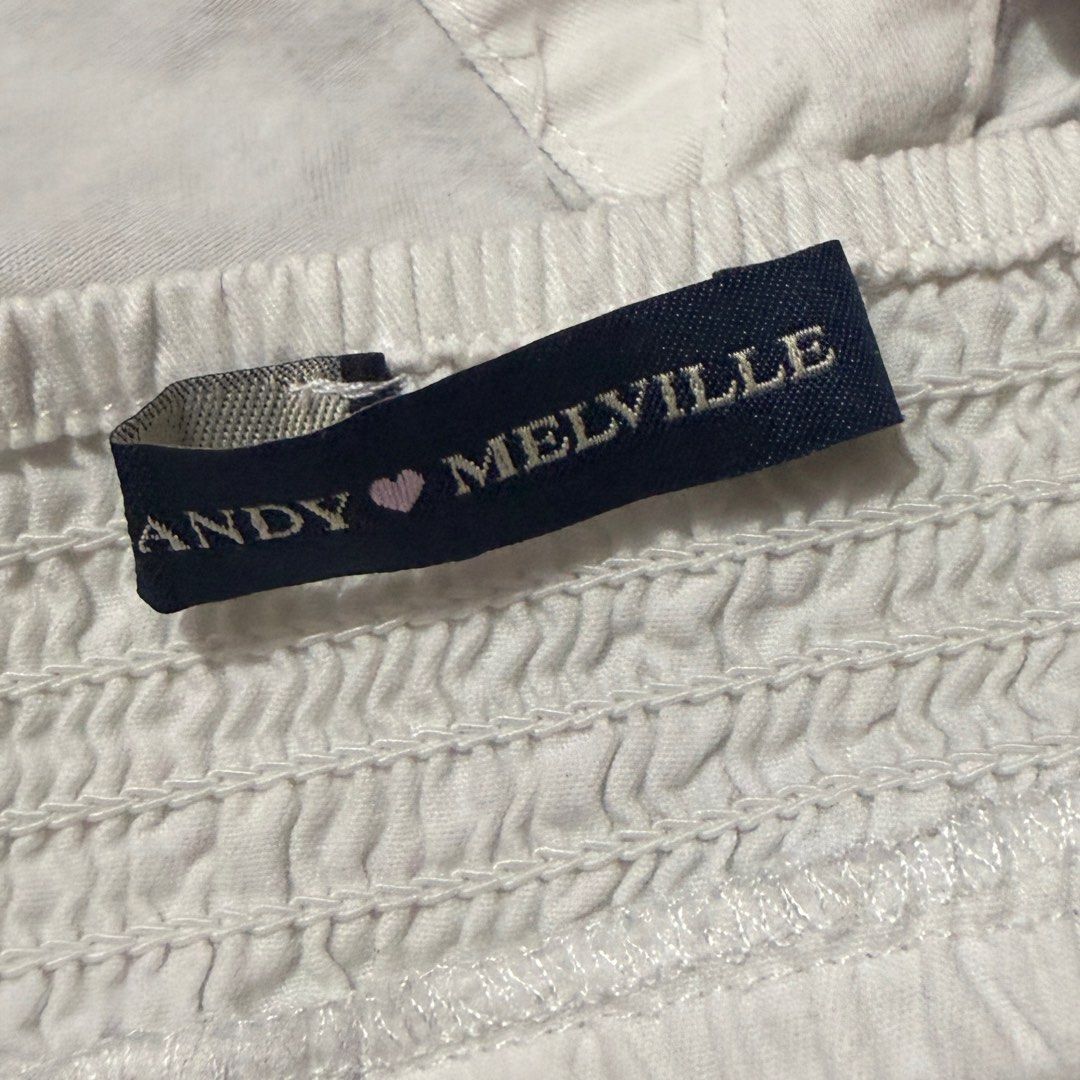 Brandy Melville Dani top (Category: Sleeveless) located in Pasig City. Submitted by misssynergy1800 (Listing ID 1469885266, Image 3). Description: .