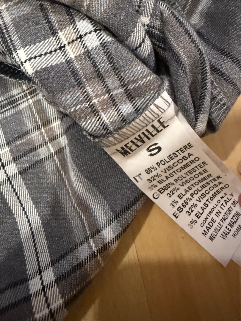 Brandy Melville Grey Plaid Cara (Category: Skirts) located in Muntinlupa City. Submitted by alexisofia (Listing ID 1469901938, Image 3). Description: like new, worn a few times only / excellent condition size: Small (S) (fits up to medium size) Brand Brandy Melville (Made in Italy).